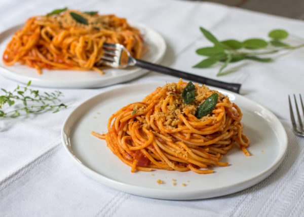 Spaghetti All'Arrabiata | Quick Dinners | Flying Fourchette