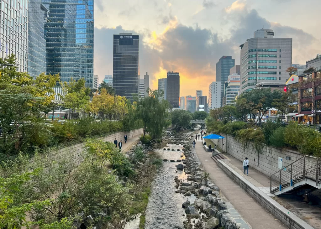 Cheonggyecheon Stream - Seoul