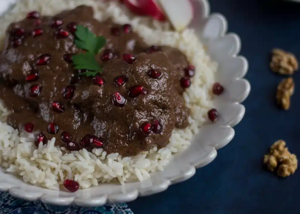 Chicken with walnuts and pomegranates